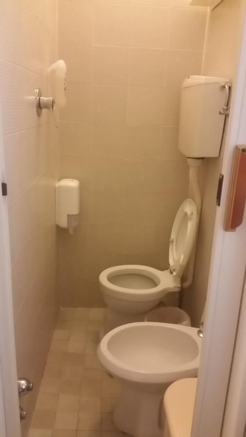 Hotel Manolita リミニ エクステリア 写真
